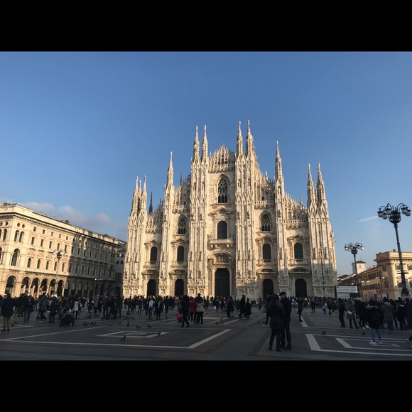 Meet your Posher, Ana - Picture 1 of 1